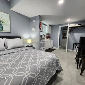 Apartment Private Getaway !, Lakeland