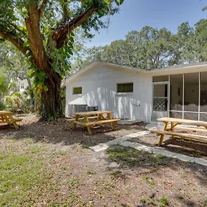 Holiday home Charming Mid-century House - Just Steps To Lake!, Lakeland