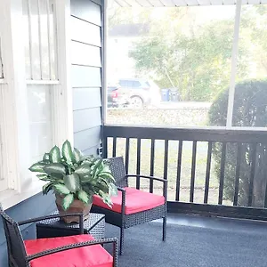 Apartment Modern Two Bedroom, Lakeland